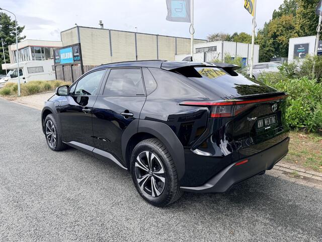 Toyota bZ4X Dynamic 71 kWh 204PK LederoACC