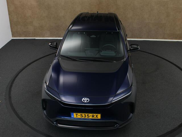 Toyota bZ4X Launch Edition 71 kWh - ORIGINEEL NEDERLANDSE AUTO - AFKOMSTIG VAN 1E EIGENAAR - 3 FASEN LADEN - ELEKTRISCHE ACHTERKLEP - ELEKTRISCH VERSTELBARE BESTUURDERSSTOEL - CAMERA - PARKEERSENSOREN VOOR/ ACHTER - DRAADLOZE TELEFOONLADER - DODEHOEK DETECTIE - KEYLESS ENTRY/ START - VOORSTOELEN VERWARMD