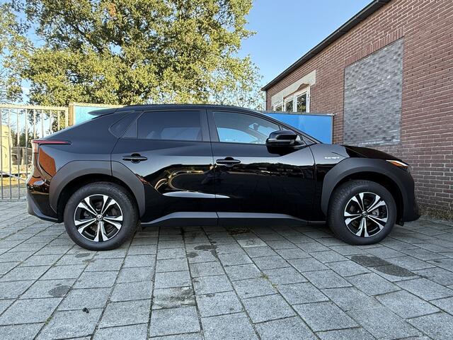 Toyota bZ4X Dynamic 71 kWh Draadloze telefoonlader, Apple carplay/android auto