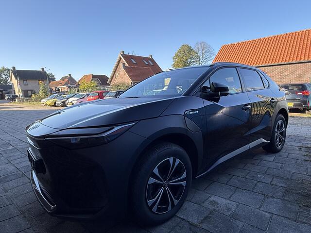 Toyota bZ4X Dynamic 71 kWh Draadloze telefoonlader, Apple carplay/android auto