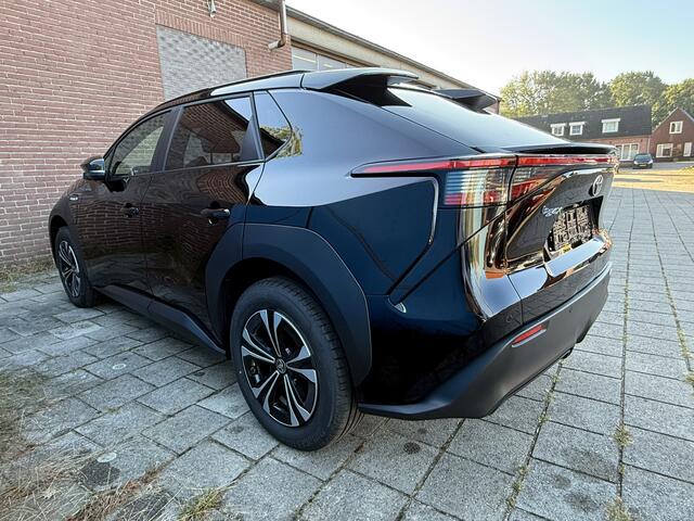 Toyota bZ4X Dynamic 71 kWh Draadloze telefoonlader, Apple carplay/android auto