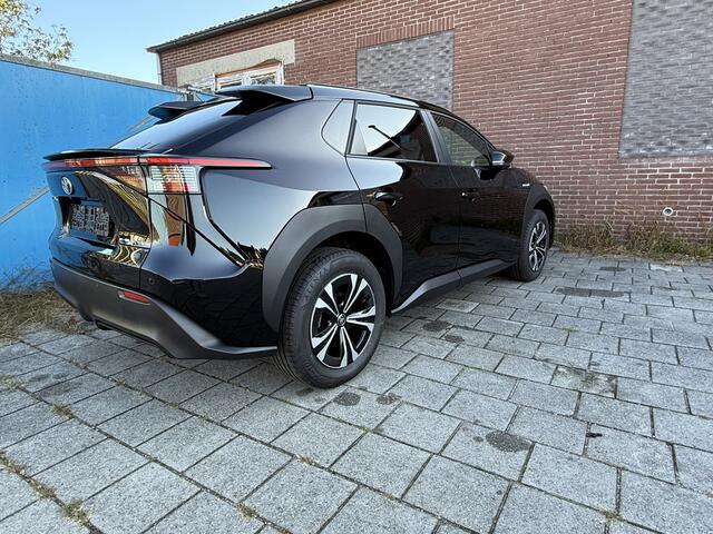 Toyota bZ4X Dynamic 71 kWh Draadloze telefoonlader, Apple carplay/android auto
