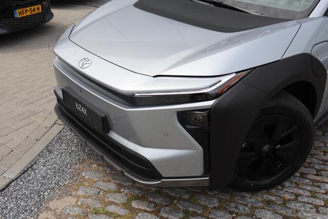 Toyota bZ4X Touring Dynamic limited AWD 75 kWh €3.000 Inruil Voordeel Synthetisch Leer, Stoel en stuurverwarming!