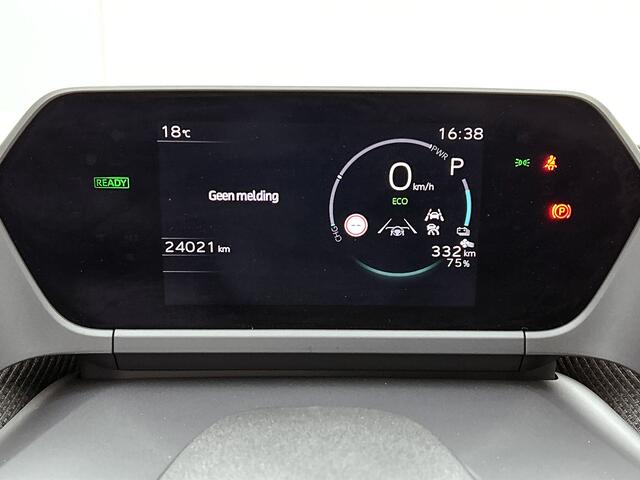 Toyota bZ4X Dynamic 71 kWh | BTW voertuig | Panoramadak | Stoel+stuurverwarming | 360 Camera | Elektrisch verstelbare bestuurdersstoel | Elektrische achterklep | Dodehoek detectie | Parkeersensoren voor+achter |