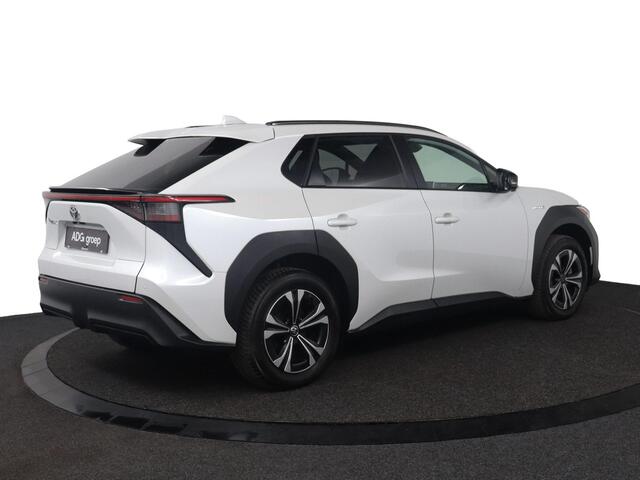 Toyota bZ4X Dynamic 71 kWh | SOH 96,7 % | Stoelverwarming | Stuurwiel verwarming |