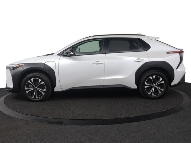Toyota bZ4X Dynamic 71 kWh | SOH 96,7 % | Stoelverwarming | Stuurwiel verwarming |
