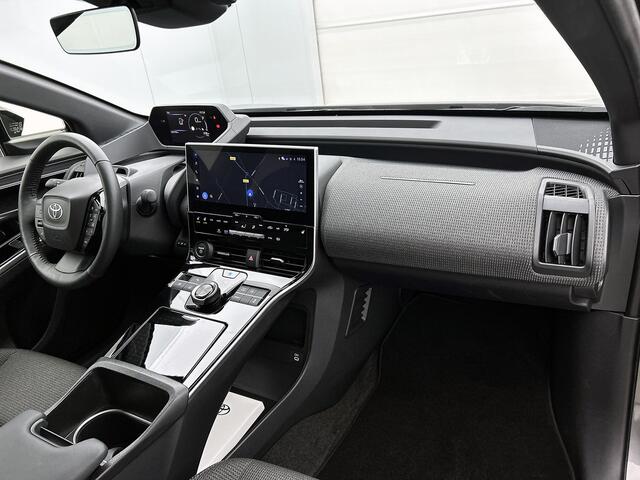 Toyota bZ4X Dynamic 71 kWh | BTW voertuig | Panoramadak | Stoel+stuurverwarming | 360 Camera | Elektrisch verstelbare bestuurdersstoel | Elektrische achterklep | Dodehoek detectie | Parkeersensoren voor+achter |