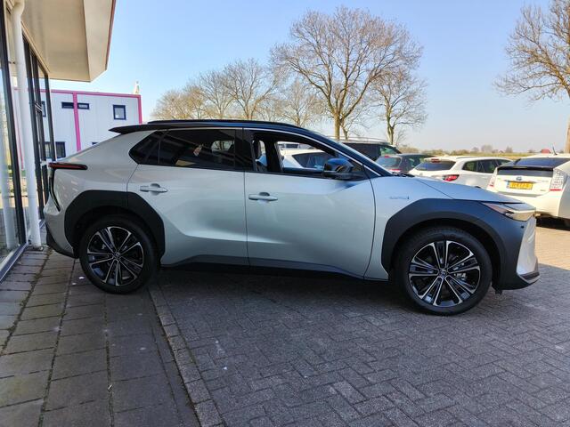 Toyota bZ4X Premium 71 kWh Bi-Tone | Panorama | JBL | Leer | Compleet