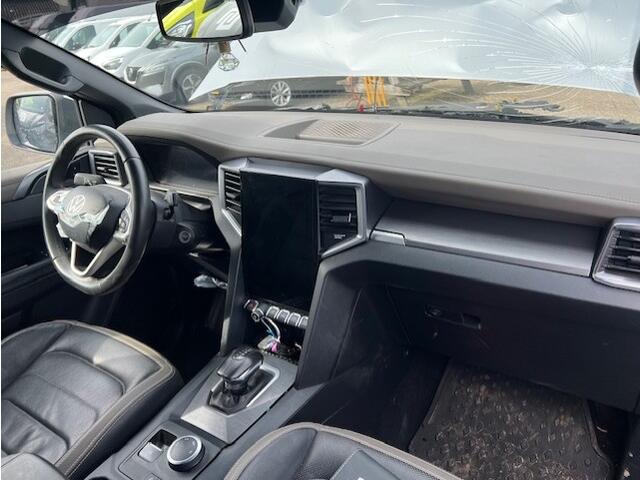 Volkswagen AMAROK 3.0 TDI V6 4Motion Double Cab AVENTURA AUT. KLIMA NAVI LEER