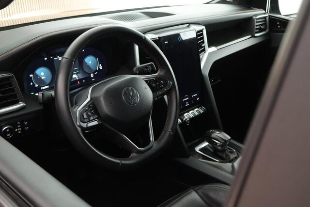 Volkswagen AMAROK 3.0 TDI 241pk Automaat 4Motion Double Cab 5pers. Pan Americana H/K Trekhaak Leder Elec stoelen 360Camera Navigatie Sidebars