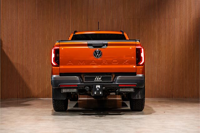 Volkswagen AMAROK 3.0 TDI 4Motion PanAmericana | ACC | 360 Camera | Harman Kardon | Lederen bekleding | Blind spot | Standkachel | Navigatie | CarPlay | LED | Trekhaak | DAB | Dealer onderhouden | Grijs kenteken