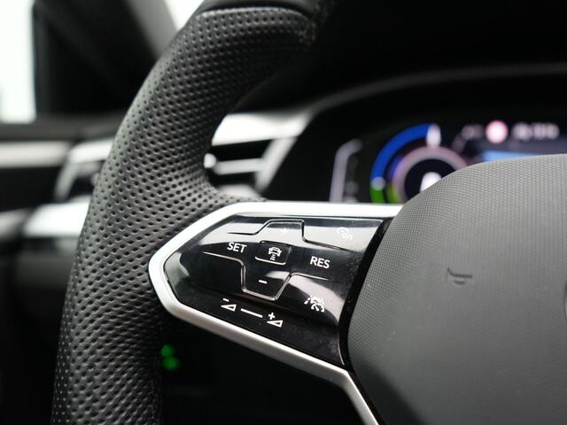 Volkswagen Arteon Shooting Brake 1.4 TSI 218 pk DSG eHybrid R-Line Business | LED koplampen | 19"LM Montevideo | Lederpakket | Business line | Schuif-kanteldak | Parkeerassistent | Digital Cockpit Pro |