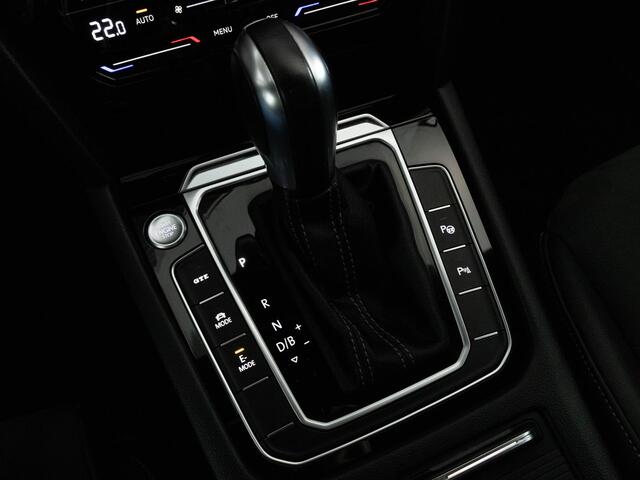 Volkswagen Arteon R-Line 1.4 TSI 218 PK DSG eHybrid R-Line 1.4 TSI | LED Matix IQ | DCC | Navigatie PRO | Trekhaak | Travel Assist | Achteruitrijcamera |