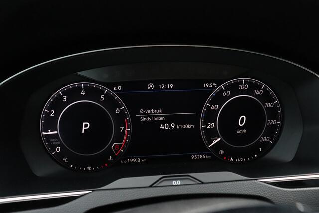 Volkswagen Arteon 1.5 TSI Business R DSG | LEDER | PANO-DAK | CAMERA | STOELVERW. | CRUISE | NAVI | APPLE CARPLAY |