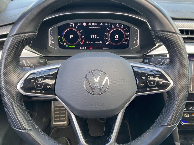 Volkswagen Arteon Shooting Brake 1.4 TSIeHybrid 160kW/218PK R-Line DSG · Panoramadak · Trekhaak · Camera + Parkeersensoren