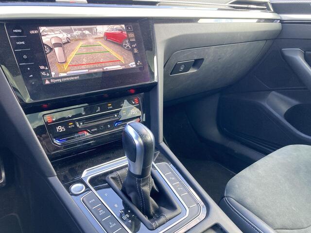 Volkswagen Arteon Shooting Brake 1.4 TSIeHybrid 160kW/218PK R-Line DSG · Panoramadak · Trekhaak · Camera + Parkeersensoren
