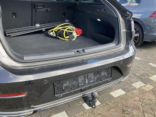 Volkswagen Arteon Shooting Brake 1.4 TSIeHybrid 160kW/218PK R-Line DSG · Panoramadak · Trekhaak · Camera + Parkeersensoren