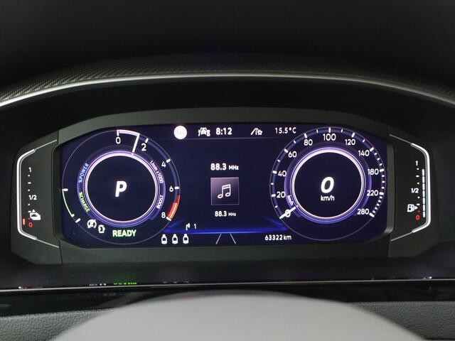 Volkswagen Arteon Shooting Brake 1.4 TSI eHybrid R-Line Business+ | 218 PK | SoH 86% | Automaat | Multifunctioneel stuurwiel | Stoelverwarming | Panoramadak | Inklapbare trekhaak |