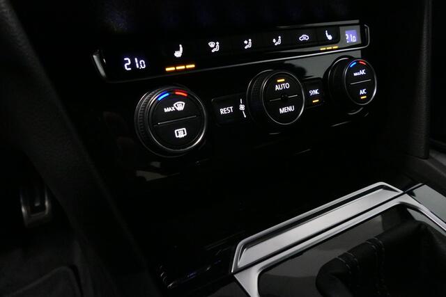 Volkswagen Arteon 2.0 TSI Business R / Stoelverwarming / Apple Carplay - Android Auto / Ergo Active best. stoel / Navigatie / Climatronic / Full LED / Elektr. wegklapbare trekhaak / Keyless / Grootlicht assistent