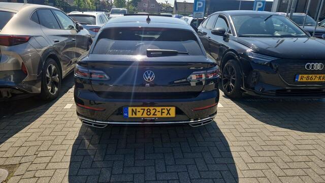 Volkswagen Arteon Shooting Brake 1.4 TSI eHybrid R-Line Business+ 160KW/218PK DSG Hybride, Electr wegklapbare trekhaak, Panoramadak, Lederen bekleding met electr bestuurderstoel incl geheugen, Rondomzicht camera, sideassist, lane assist, travel assist, elektrische achterkl