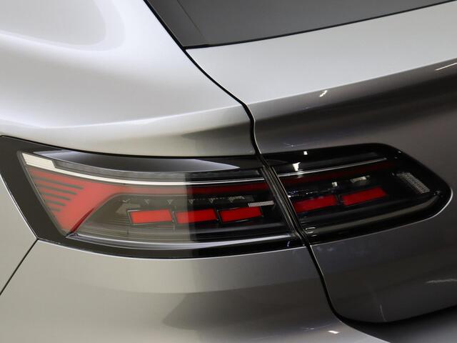 Volkswagen Arteon Shooting Brake 1.4 TSI eHybrid R-Line Business | SoH 90% | Panoramadak | Trekhaak | Head-up display | Adaptieve demping | Stoelverwarming voor en achter | Keyless | Parkeerassistent | Adaptieve cruise control |