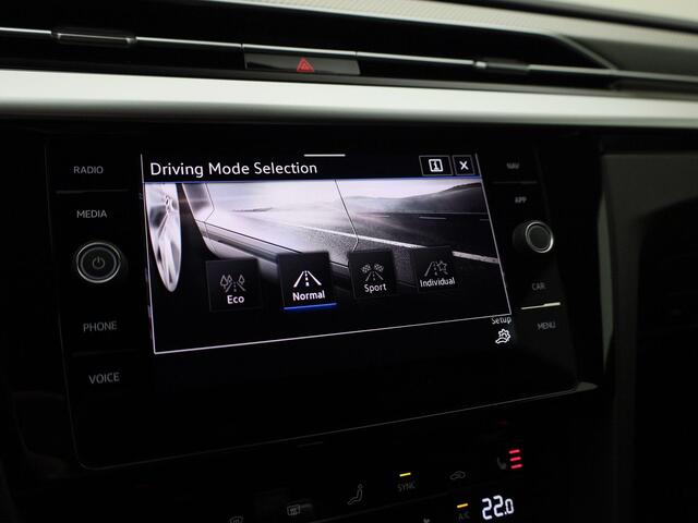 Volkswagen Arteon Shooting Brake 2.0TSI/190PK R-Line DSG · Panoramadak · Navigatie · Apple/Android Car Play ·