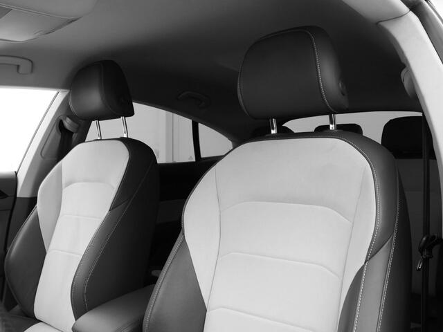 Volkswagen Arteon 1.4 TSI 218pk DSG eHybrid Elegance Business · Wegklapbare Trekhaak · Camera · Apple/Android Car Play · Dodehoek Detectie · Navigatie · 18'' Inch ·