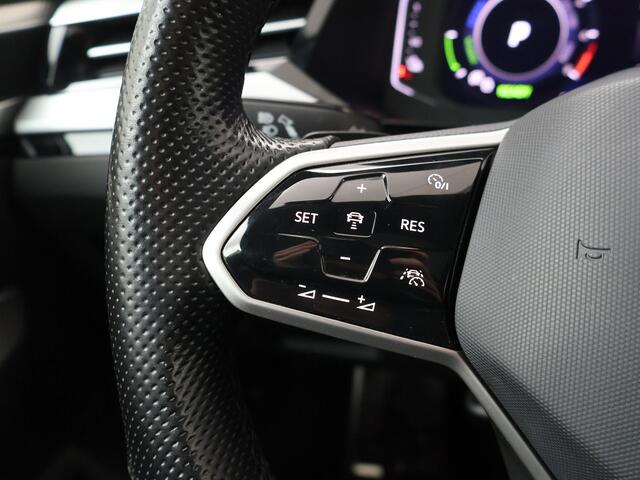 Volkswagen Arteon Shooting Brake 1.4 TSI eHybrid R-Line Business+ | 218 PK | SoH 86% | Automaat | Trekhaak | Panoramadak | Adaptive cruise control | R-Line |