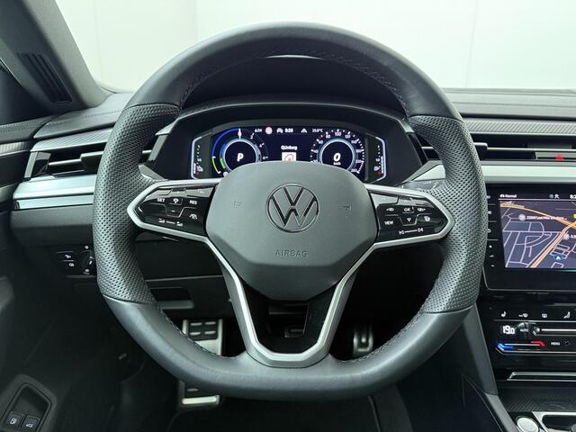 Volkswagen Arteon Shooting Brake 1.4 TSI eHybrid R-Line Business+ | 218 PK | SoH 86% | Trekhaak wegklapbaar | Panoramadak | 360 graden camera | Volleder | Massagestoelen |