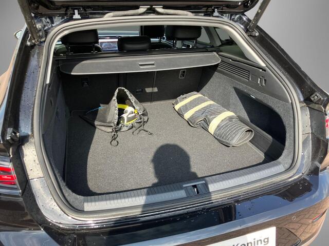 Volkswagen Arteon Shooting Brake 1.4TSIe Hybrid 160KW/218PK DSG R-Line Panoramadak · Leer · 360°Camera + Parkeersensoren · Stoelverwarming · Dodehoeksensor · Elektrische stoelverstelling ·