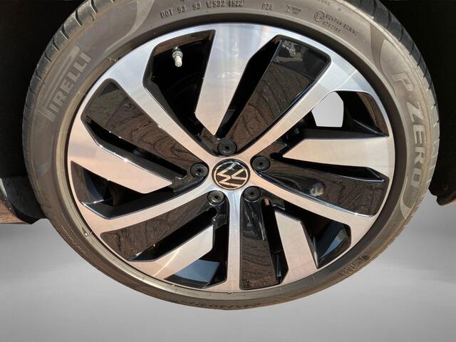 Volkswagen Arteon Shooting Brake 1.4TSIe Hybrid 160KW/218PK DSG R-Line Panoramadak · Leer · 360°Camera + Parkeersensoren · Stoelverwarming · Dodehoeksensor · Elektrische stoelverstelling ·