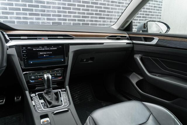 Volkswagen Arteon Shooting Brake 1.4 TSI eHybrid Elegance Business+ | Plug-in Hybrid (PHEV) | Trekhaak | Panoramadak | Nappaleder | Stoelmassage | Stoelverwarming voor en achter | Achteruitrijcamera | Parkeerassistent | Dodehoekdetectie | Navigatie Discover Pro