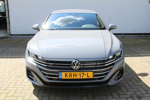 Volkswagen Arteon Shooting Brake 1.4 TSI eHybrid R-Line Business+ | Incl. 12 maanden Garantie | Elektrisch wegklapbare trekhaak | Elektrisch verstelbare stoelen met memory | Stoelmassage | Stoel/stuurverwarming | Achteruitrijcamera | Adaptive cruise controle | Apple CarPla