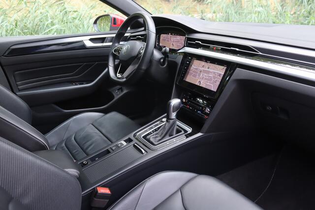 Volkswagen Arteon Shooting Brake 1.4 TSI eHybrid R-Line Pano/IQ.Light/360/Navi Pro/Head-up/Keyless/Elek. lederen R Sportstoelen/DCC/ACC/Virtual Cockpit/Trekhaak wegkl.