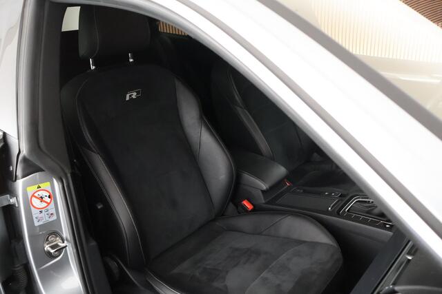 Volkswagen Arteon 1.5 TSI 150pk DSG 2x R-Line Trekhaak Stoelverwarming Keyless Virtual Cockpit Navigatie