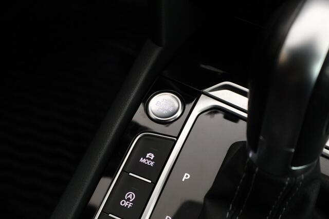 Volkswagen Arteon 1.5 TSI 150pk DSG 2x R-Line Trekhaak Stoelverwarming Keyless Virtual Cockpit Navigatie