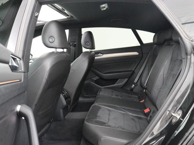 Volkswagen Arteon 1.5 TSI Business R | Panoramadak | Leder/alcantara | Stoelverwarming | Adaptive cruise | Carplay | Sfeerverlichting | Camera | Park assist | Trekhaak