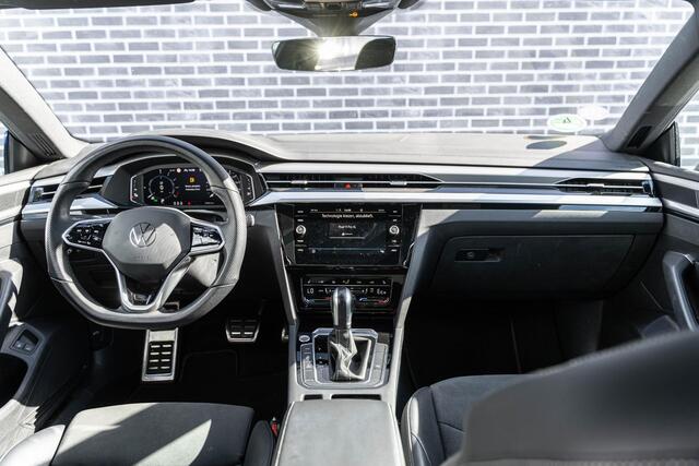 Volkswagen Arteon Shooting Brake 1.4 TSI eHybrid R-Line Business+ | Panoramadak | Trekhaak | Parkeersensoren | Keyless Entry | Elektrische Achterklep | Stoelverwarming voor en achter | iQ Light | Navigatie | Apple Carplay | Android Auto | Plug-in Hybrid (PHEV)
