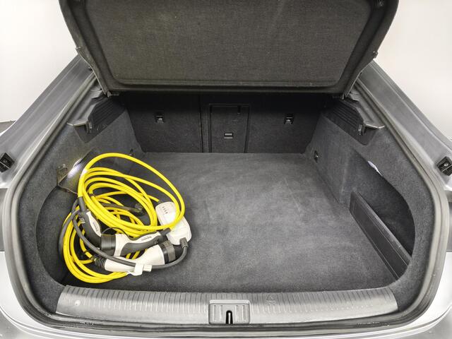 Volkswagen Arteon 1.4 TSI eHybrid R-Line Business+ | DCC | Navigatie | SoH 90,3% | Adaptieve cruise | Panoramadak | Head-Up | Camera|
