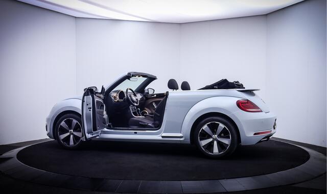 Volkswagen BEETLE (NEW) Cabriolet 1.2TSI Dsg Design BlueMotion XENON | FENDER AUDIO | CARPLAY | STOELVERW | NAVI | CLIMA | CRUISE | LMV 18''