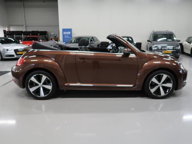 Volkswagen BEETLE (NEW) Cabriolet 1.2 TSI Allstar Airco-ecc Half leer Navigatie Camera Stoelverwarming Cruise control Boekjes Bluetooth 18 inch Sportvelgen PDC Windscherm Afdekhoes Nieuwstaat