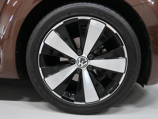 Volkswagen BEETLE (NEW) Cabriolet 1.2 TSI Allstar Airco-ecc Half leer Navigatie Camera Stoelverwarming Cruise control Boekjes Bluetooth 18 inch Sportvelgen PDC Windscherm Afdekhoes Nieuwstaat