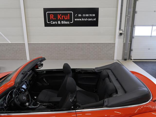 Volkswagen BEETLE (NEW) Cabriolet 1.2 TSI Sound Navigatie Stoelverwarming Cruise control Dealeronderhouden App connect Extra klokjes 18 inch Twister velgen Habanero Orange metallic Zeer nette staat