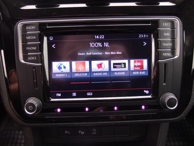 Volkswagen CADDY 1.4 TSI Highline AUTOMAAT / TREKHAAK / XENON / CAMERA / CARPLAY / STOELVERW / NAVI / CLIMA / PDC