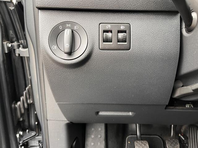 Volkswagen CADDY 2.0 TDI L1H1 75pk Airco Schuifdeur Telefoon verbinding 1e eigenaar Euro 6 bpm vrij voor particulier gebruik !!