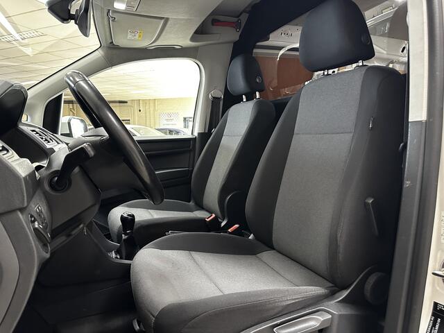 Volkswagen CADDY 2.0 TDI L1H1 BMT Highline/ Zij-Schuifdeur Rechts/ 15''LMV/ Apple+Android/ DAB+/ Airco/ Navi/ Cruise/ Bluetooth/ Multi.LEDER.Stuur/ Elek.Pakket/ PDC Achter.