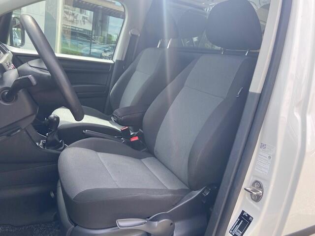Volkswagen CADDY 2.0 TDI L1H1 BMT Trendline / navigatie / bumpers in kleur