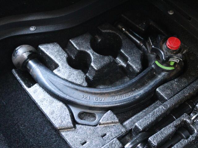 Volkswagen CADDY 1.4 TSI 125 pk Comfortline 5p | Afneembare Trekhaak | Climatronic | PDC Achter | App Connect | Cruise Control | Stoelverwarming | 2 Schuifdeuren |