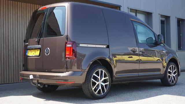 Volkswagen CADDY 2.0 TDI 75pk L1H1 Exclusive Edition LED/Xenon 17inch Trekhaak Navi Adaptive Cruise *NL auto* 53248km! *Chestnut Brown Metallic*