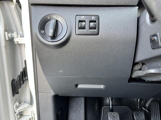 Volkswagen CADDY 2.0 TDI L1H1 Airco Trekhaak 1500kg trekgewicht Telefoon verbinding kastinrichting Ladekasten 1e eigenaar 2-Persoons Euro 6